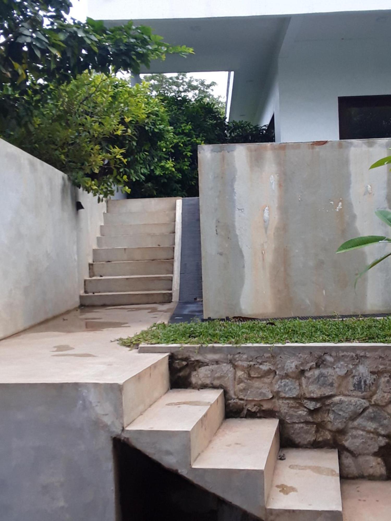 Thalangama Lakeview Lodge Battaramulla Exterior photo